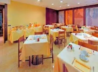 Tiffany Milano 4*